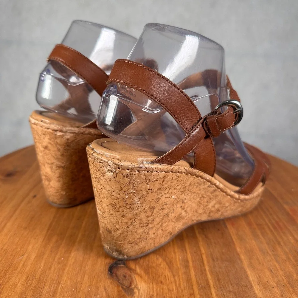 b.o.c. Wedge Sandals Women 8 Brown Good T-Strap Cork Platform C61941